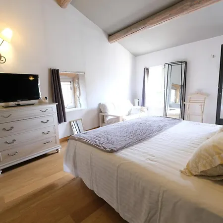 Charming Provencal House With Private Pool For 4 People In Blanc, Luberon. * Cheval-Blanc